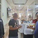 Polisi Fasilitasi Penyerahan Barang Jarahan Milik Ahmad Sahroni